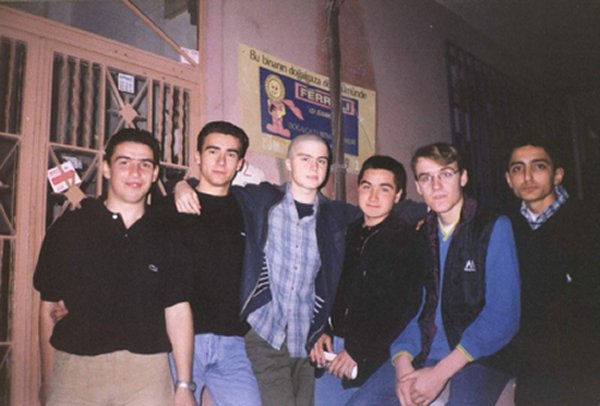 Mahalle.jpg (43711 bytes)